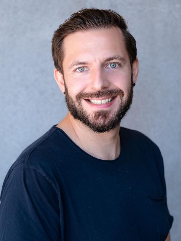 Cedric Dowling